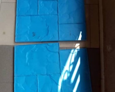 Hormigón impreso en Sevilla 10 molde-hormigon-azul-sevilla