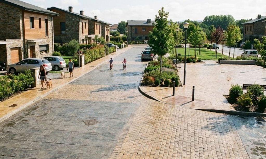 Hormigón impreso en urbanizaciones: la mejor opción para caminos y accesos 6 Hormigón impreso en urbanizaciones